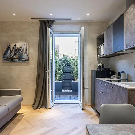 Sea Garden Apartments&rooms Bed & Breakfast